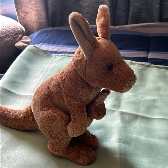 Brown Kangaroo Plush Toy for Small Pets - Picture 3 of 3